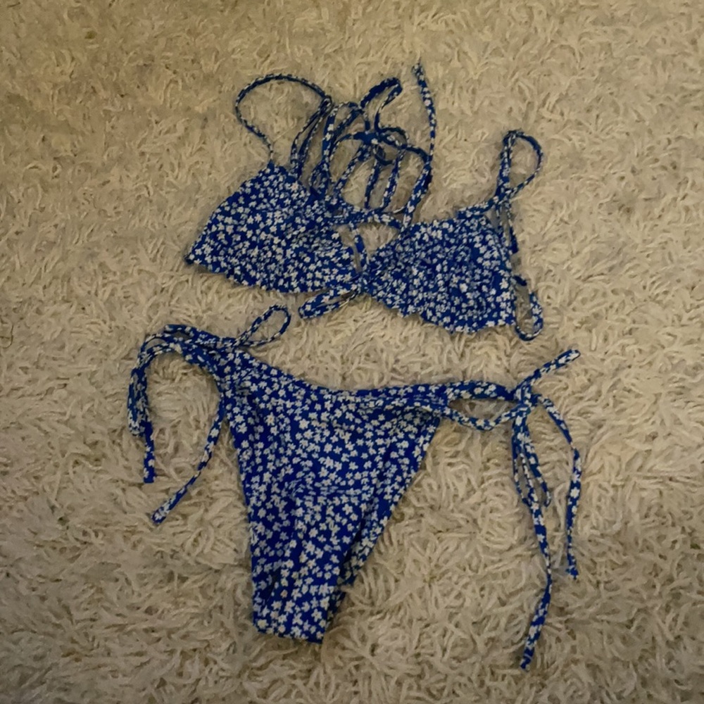 Floral tie front string bikini - Picture 10 of 10